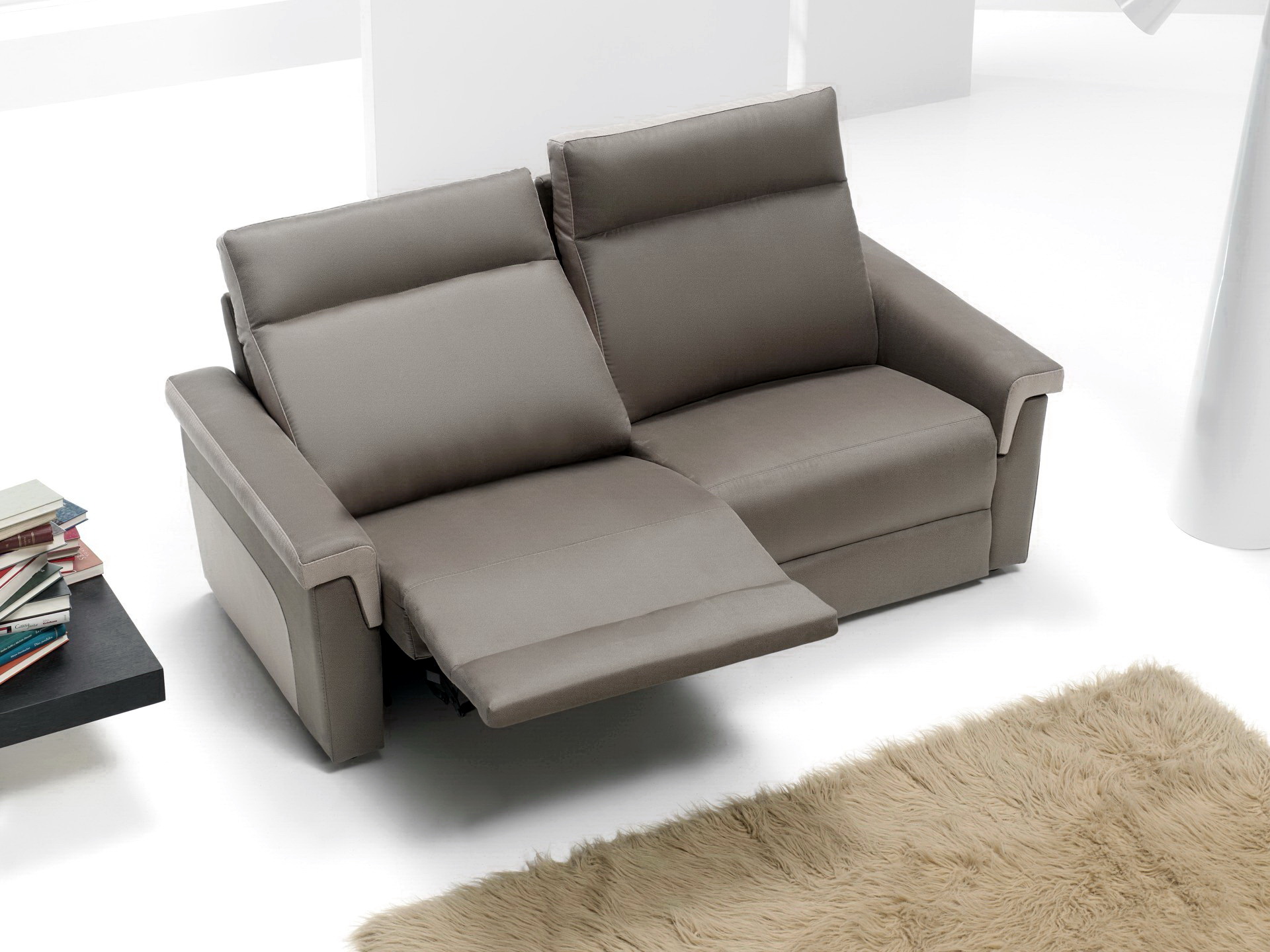 Soriano Martinez Tapizados modelo Lyon confort 0807 2 plazas relax en muebles antoñán® León