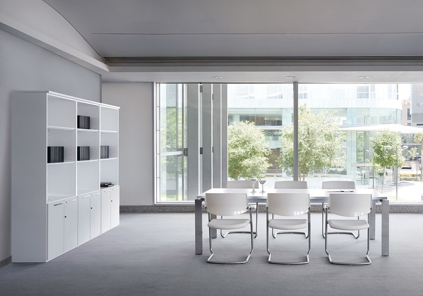 Despacho moderno mesa Concepto-cromo-blanco-06 by Ofifran en muebles antoñán® León