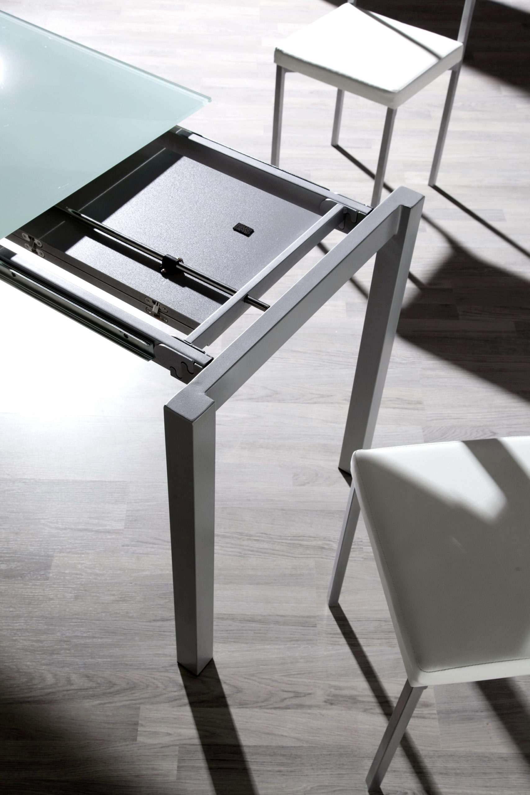 Mesas y sillas cocina de Importación by Herdasa 75856 detalle interior en muebles antoñán® León